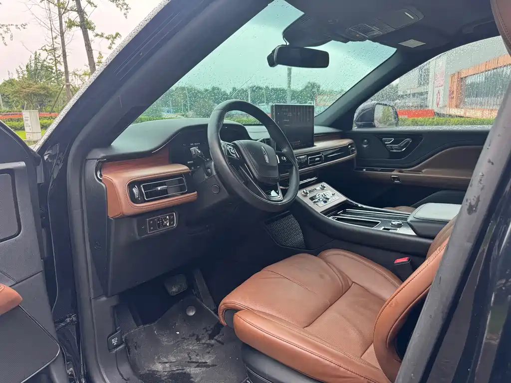 Lincoln Aviator — миниатюра 8