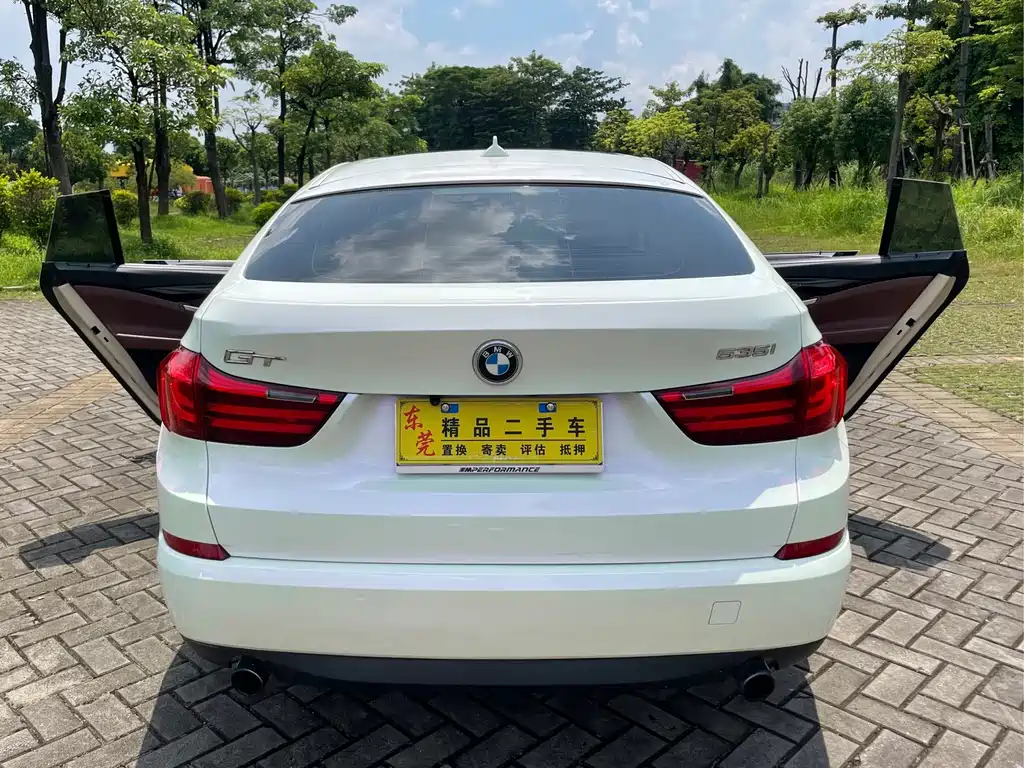 BMW 5 Series GT — миниатюра 10