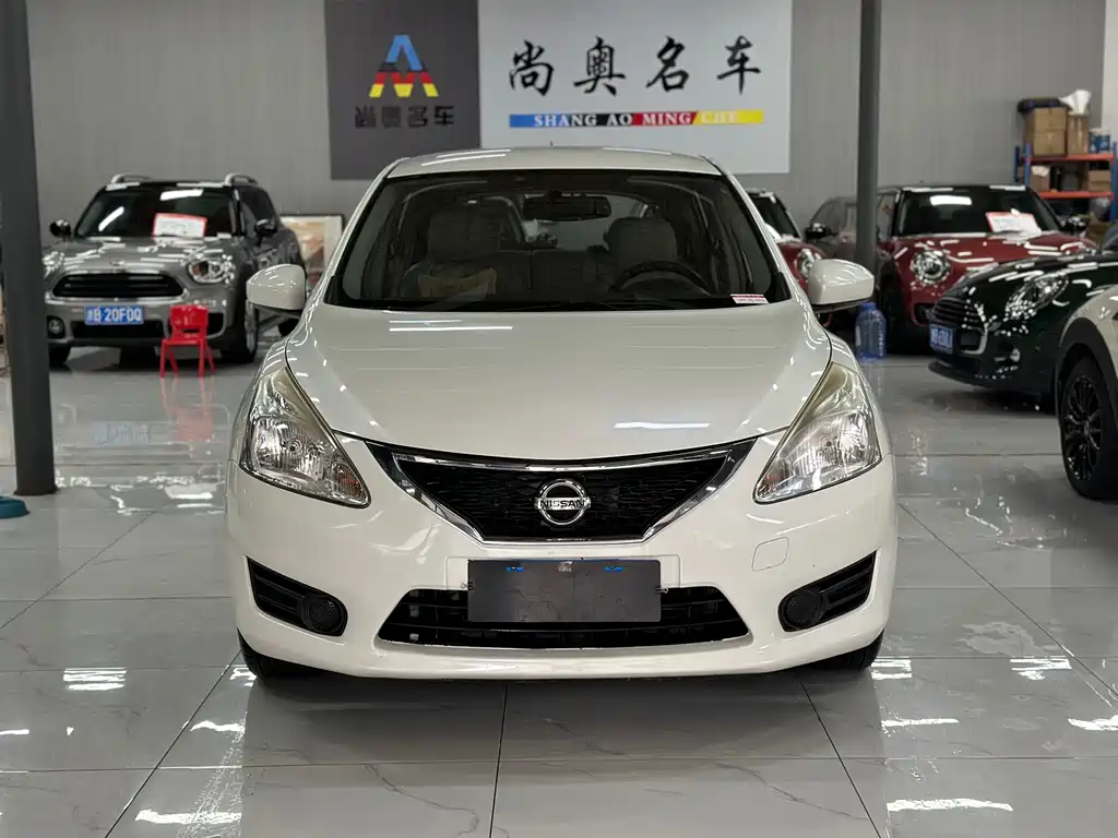 Nissan Tiida