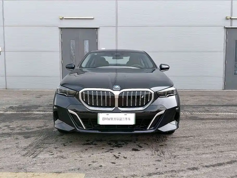 BMW I5
