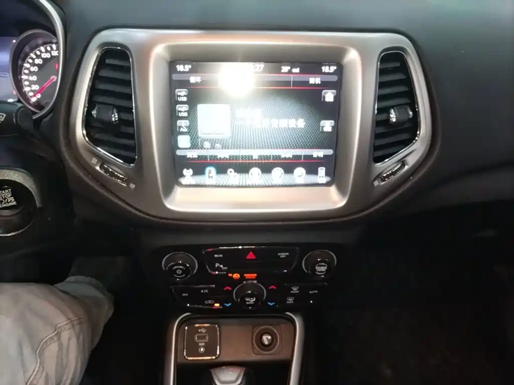 Jeep Compass — миниатюра 13
