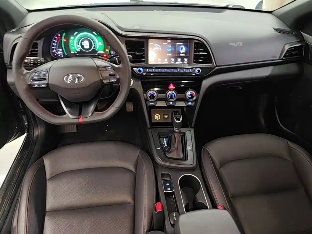 Hyundai Elantra — миниатюра 10