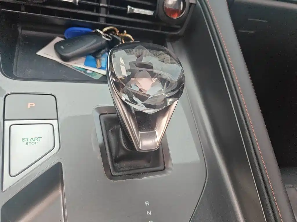 Roewe RX5 New Energy — миниатюра 11