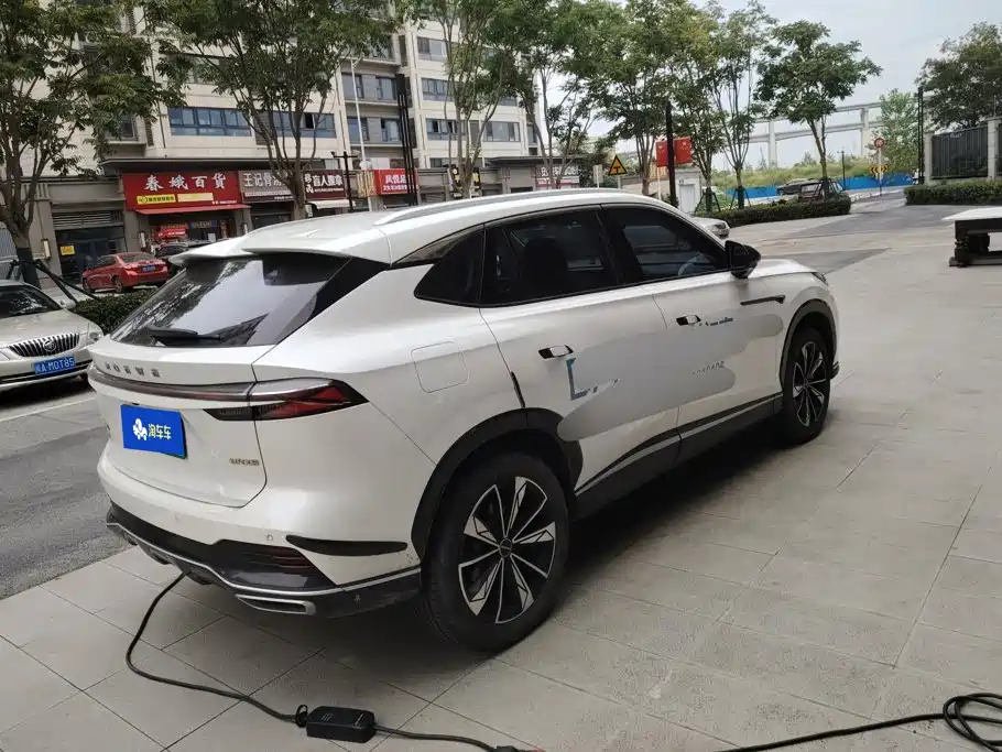 Roewe RX5 New Energy — миниатюра 3