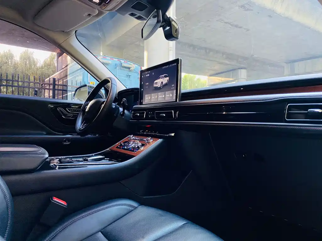 Lincoln Aviator — миниатюра 7