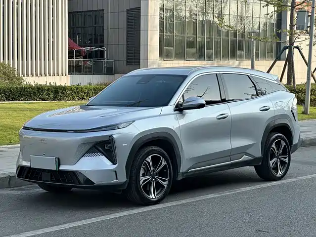 2024 Geely Galaxy L7