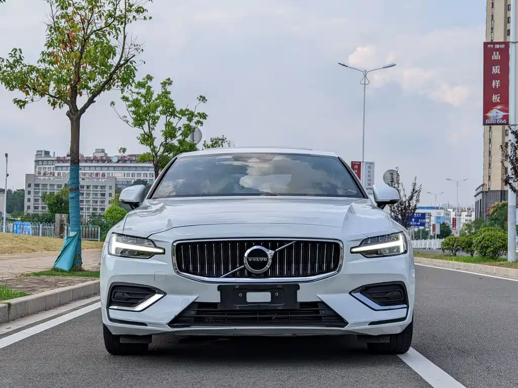 Volvo S60 — миниатюра 2