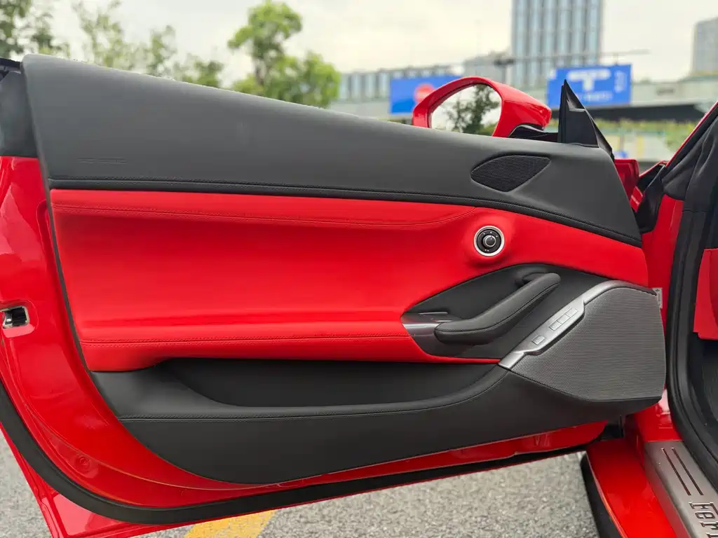 Ferrari Portofino — миниатюра 7