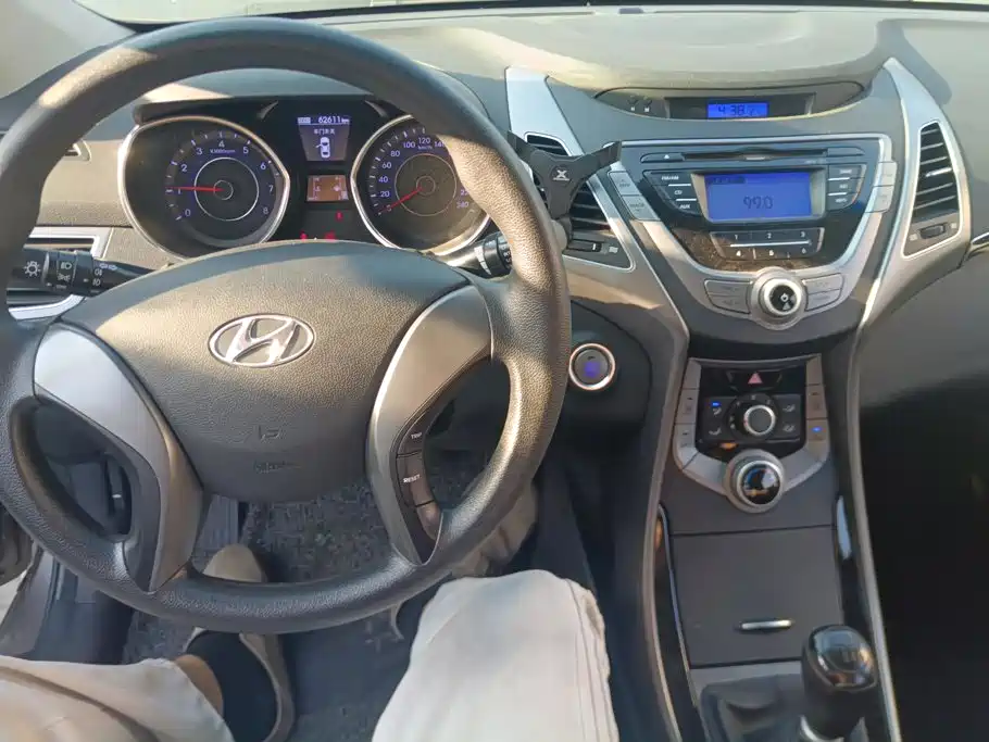 Hyundai Elantra Langdong — миниатюра 12