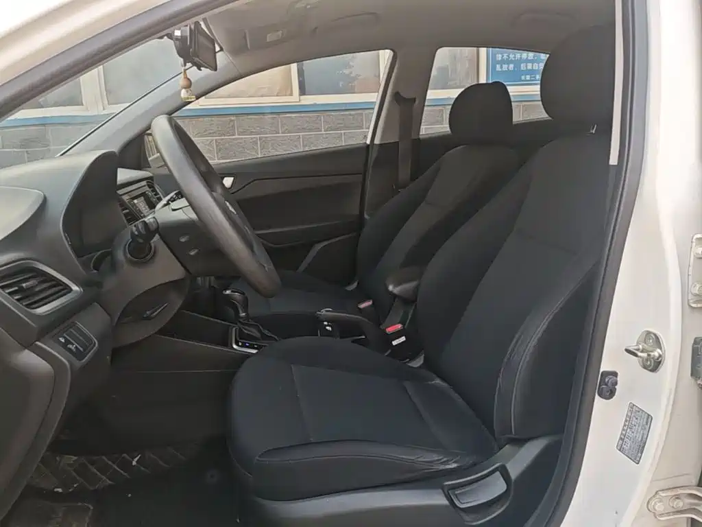 Hyundai Verna — миниатюра 15