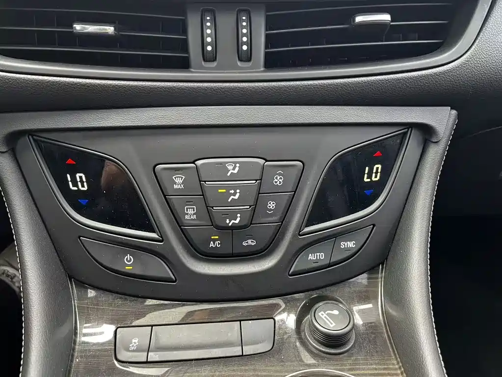 Buick Envision Plus — миниатюра 18