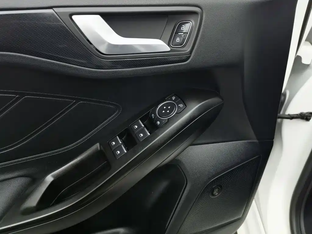 Ford Focus — миниатюра 9