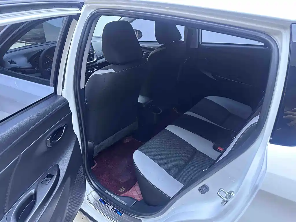 Toyota Yaris L — миниатюра 11