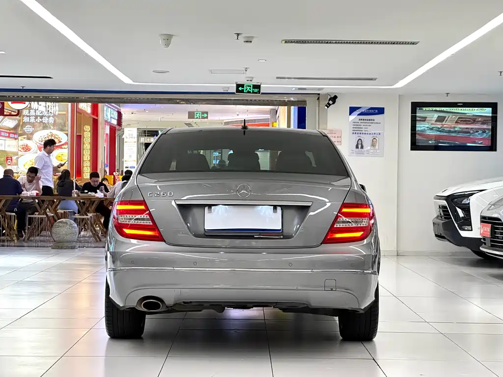 Mercedes-Benz C-Class — миниатюра 6