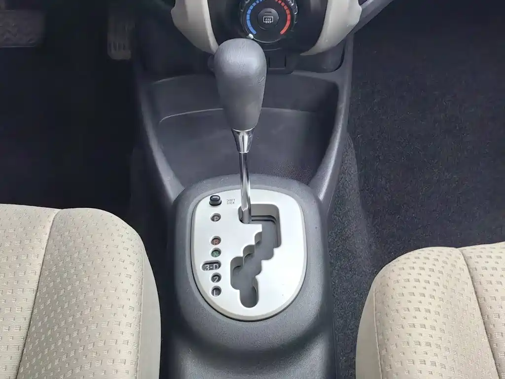 Toyota Yaris — миниатюра 13