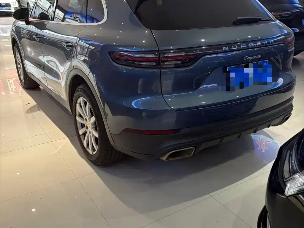 Porsche Cayenne — миниатюра 6