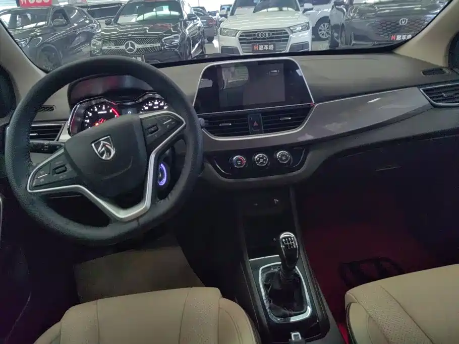 Baojun 310W — миниатюра 12