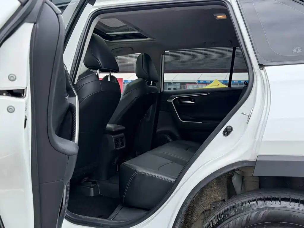 Toyota Wildlander — миниатюра 6