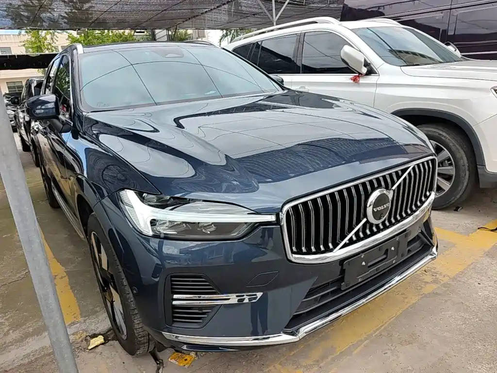 Volvo XC60 PHEV — миниатюра 4