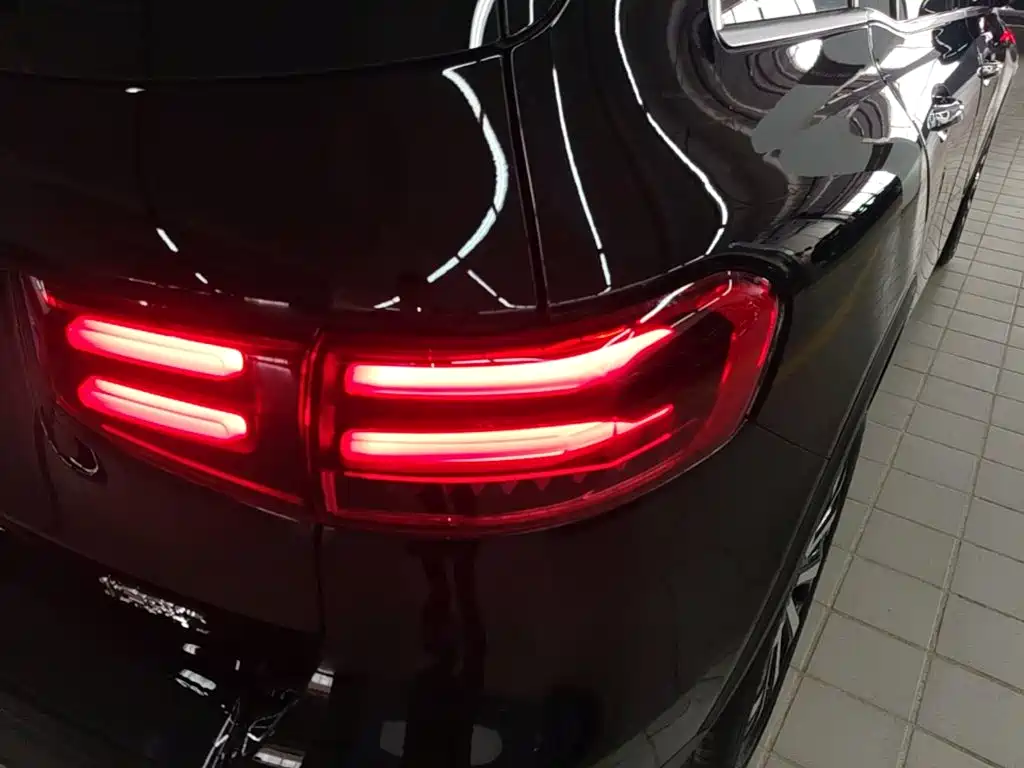 Mercedes-Benz GLB — миниатюра 8