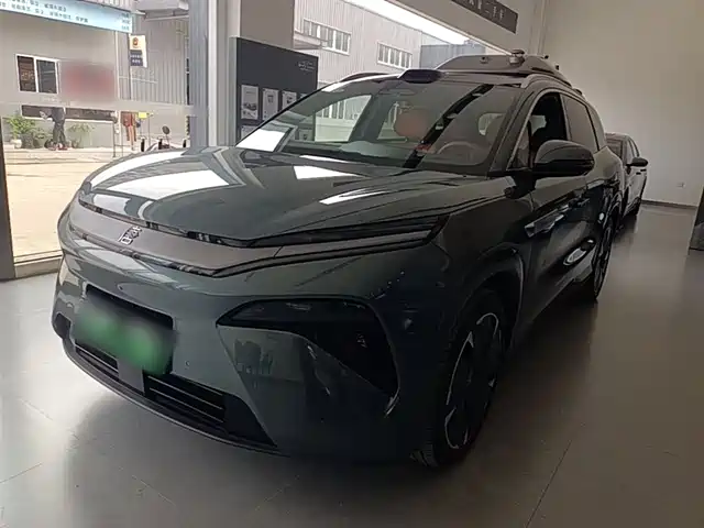 2025 BYD Tang