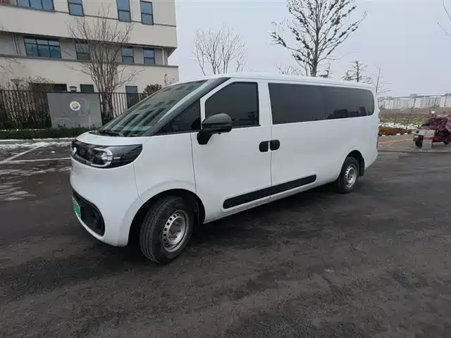 saic-maxus dana-v1