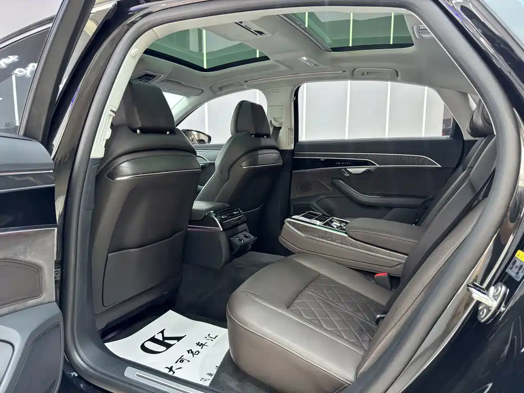 Audi A8 — миниатюра 6
