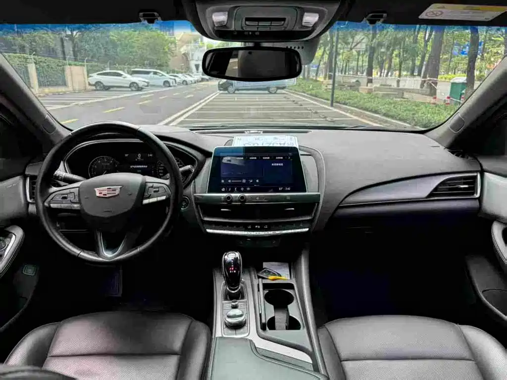 Cadillac CT5 — миниатюра 7
