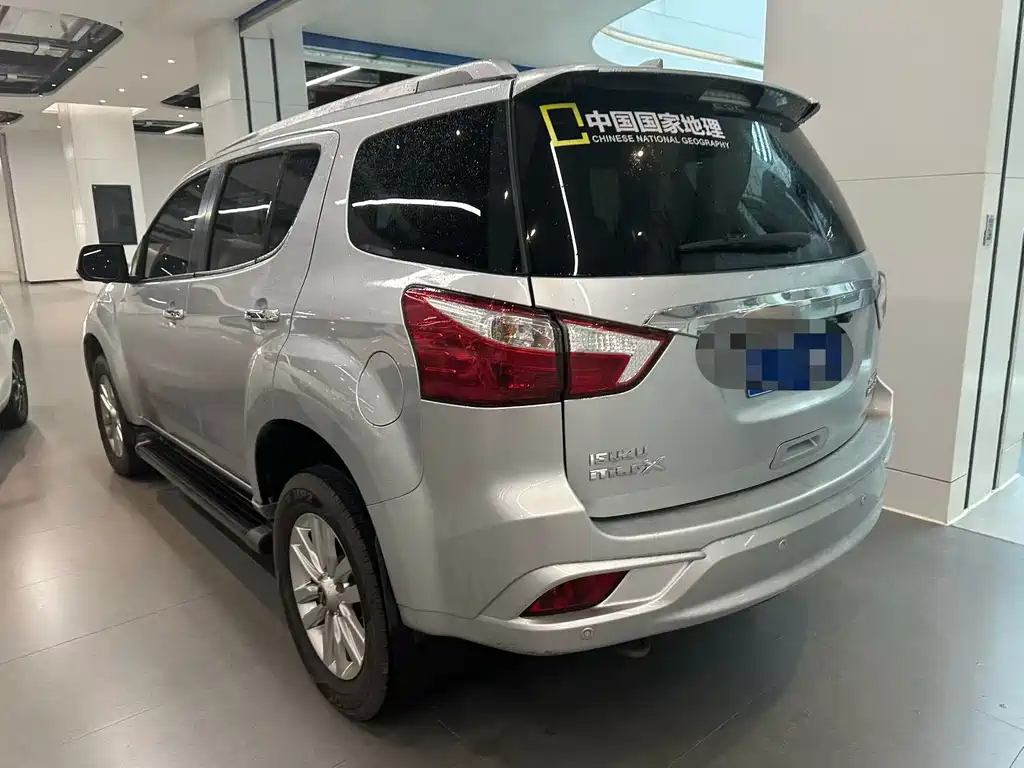 Isuzu MU-X — миниатюра 3