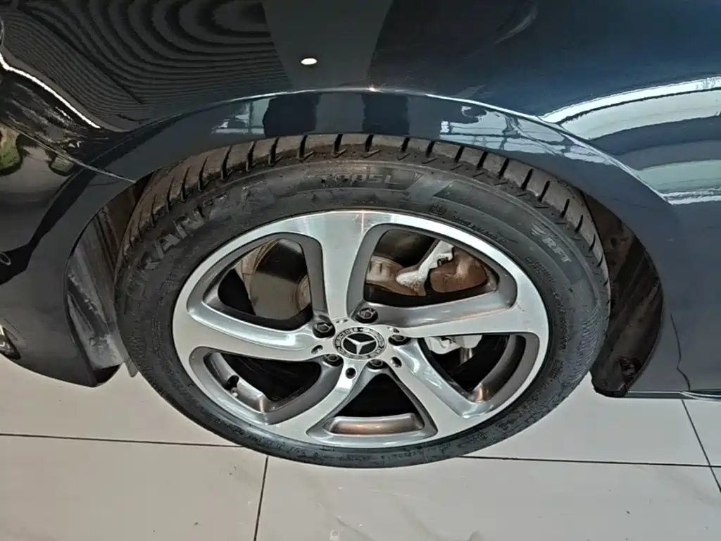 Mercedes-Benz E-Class — миниатюра 23