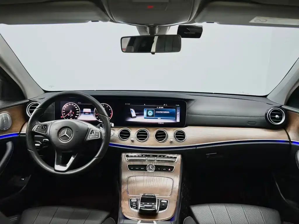 Mercedes-Benz E-Class — миниатюра 9
