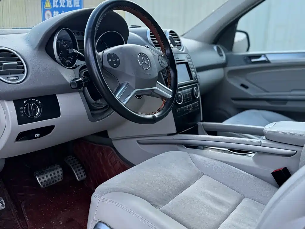 Mercedes-Benz M 2010 ML 350 4MATIC Luxury