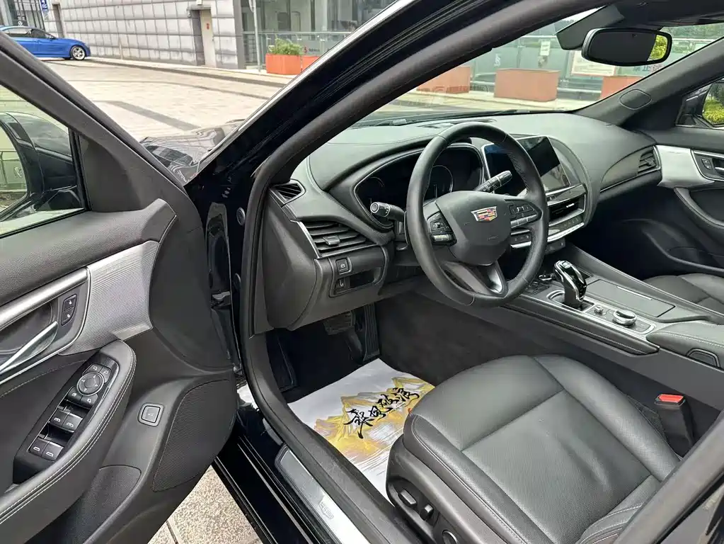 Cadillac CT5 — миниатюра 4