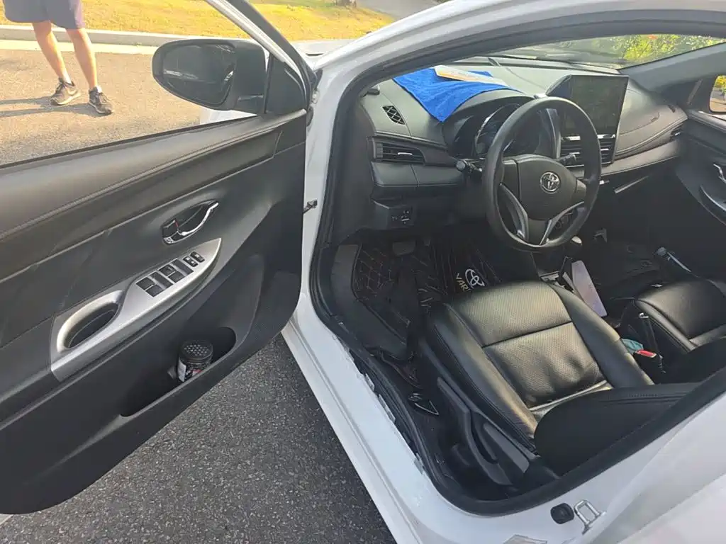 Toyota Yaris L — миниатюра 16