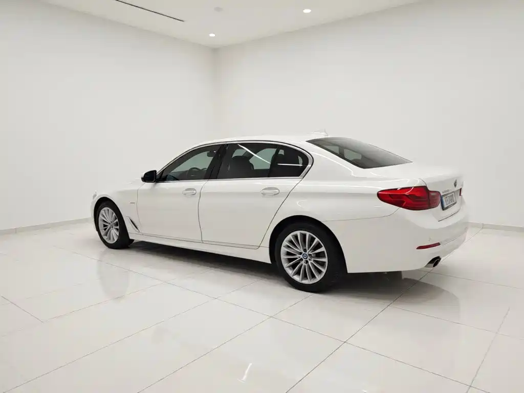 BMW 5 Series — миниатюра 25