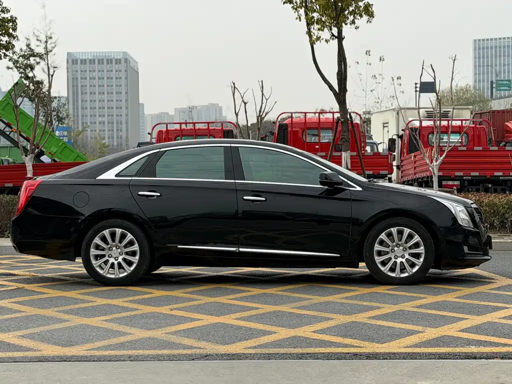 CADILLAC XTS