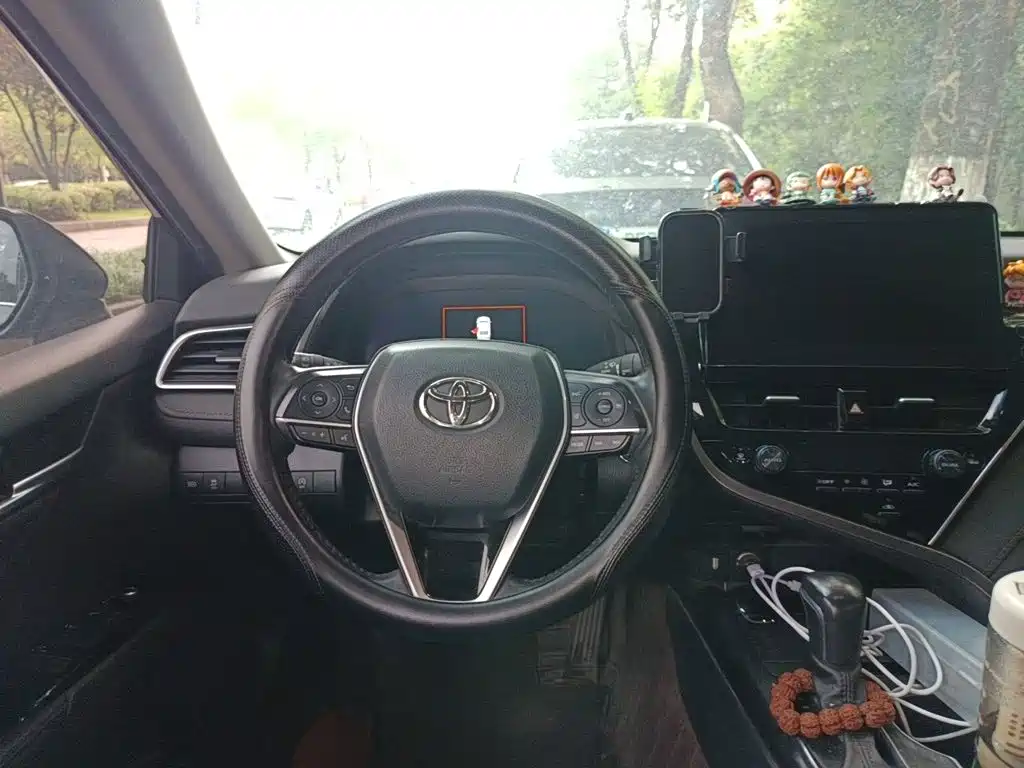 Toyota Camry — миниатюра 3