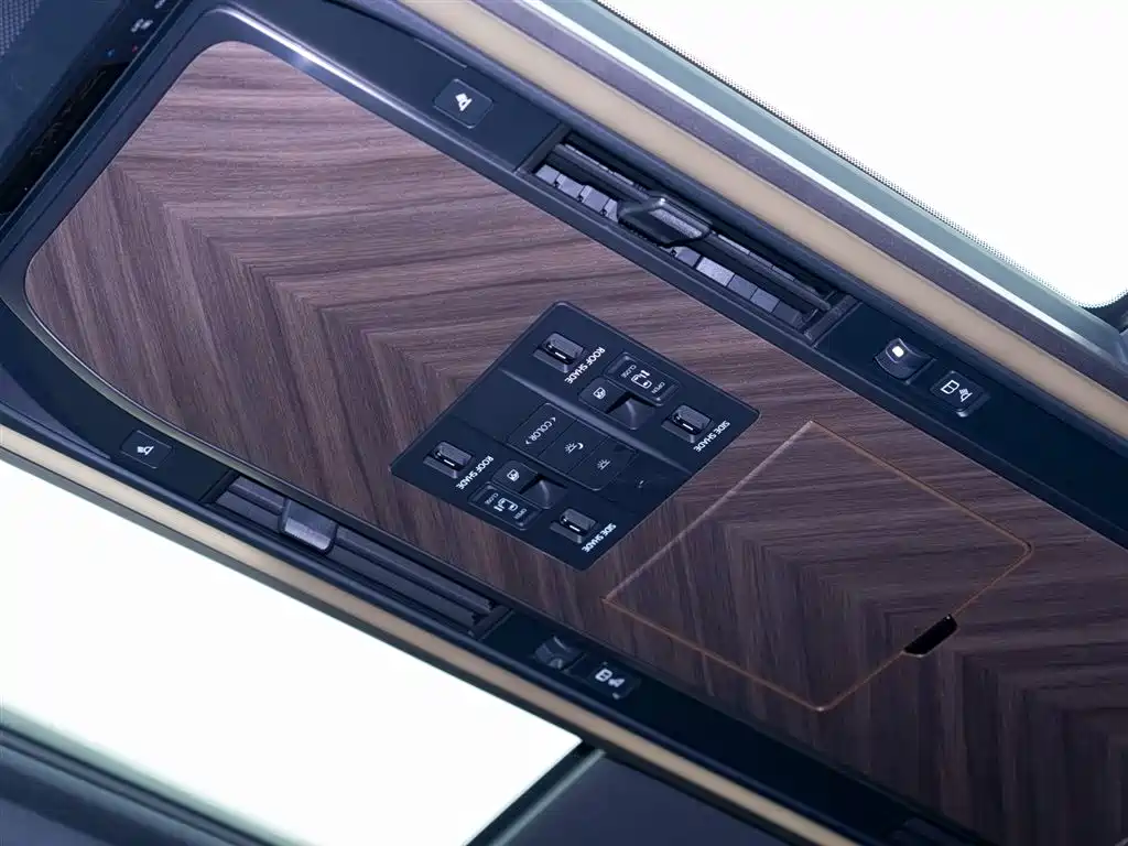 Lexus LM — фотографии объявления, Фото 11