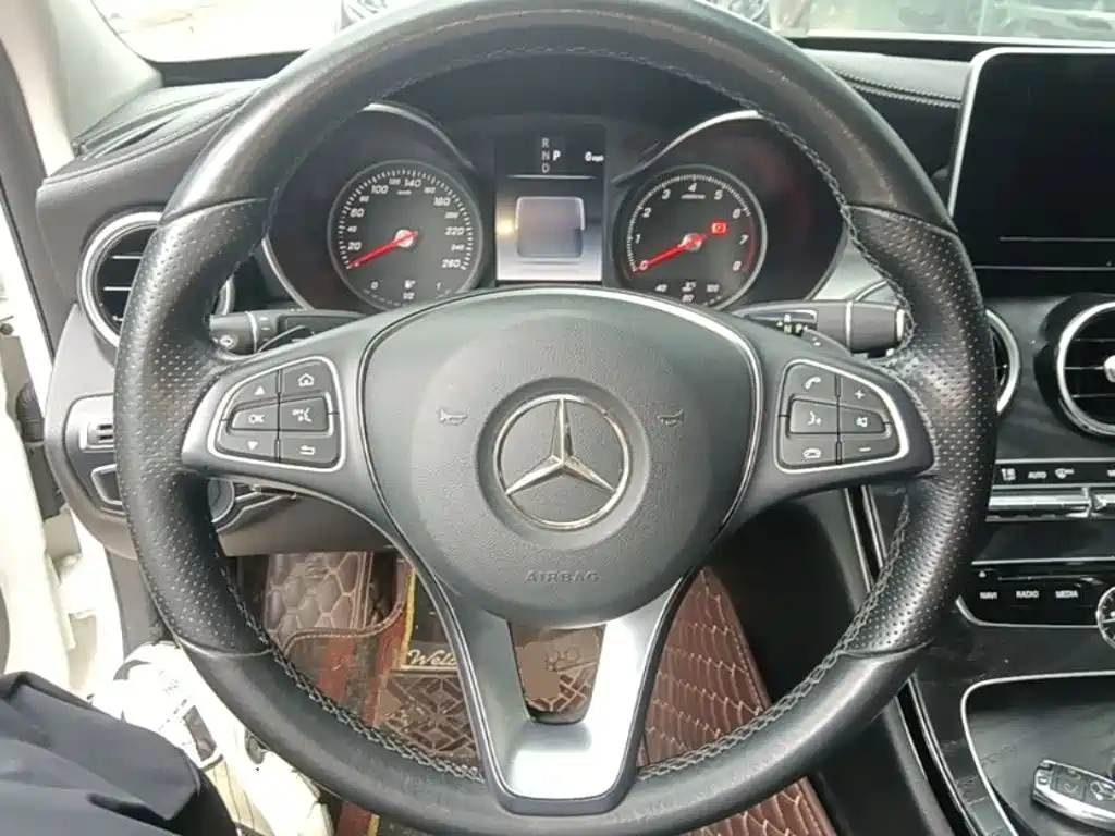 Mercedes-Benz C-Class — миниатюра 11