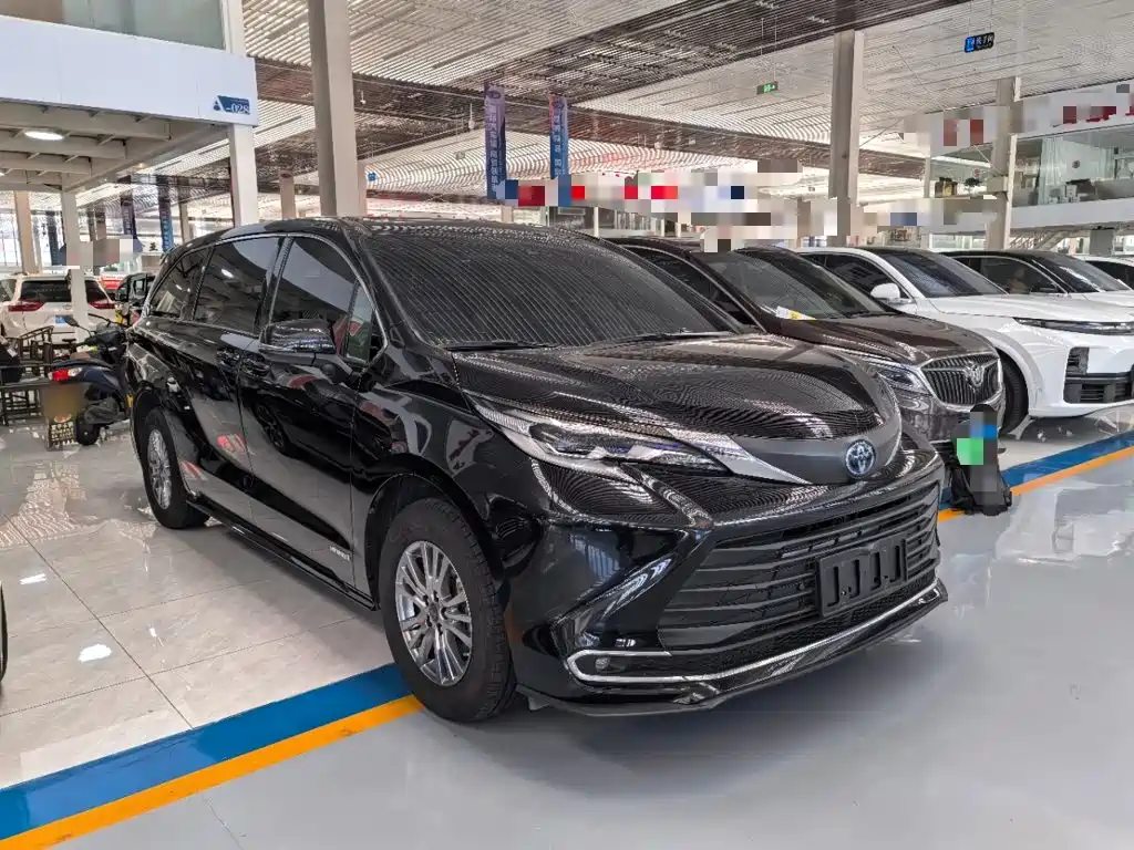 Toyota Sienna — миниатюра 4