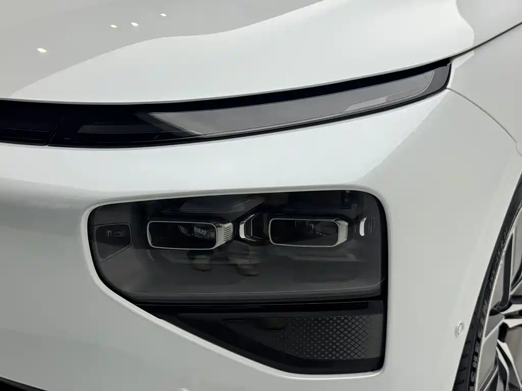 XPeng G9 — миниатюра 13