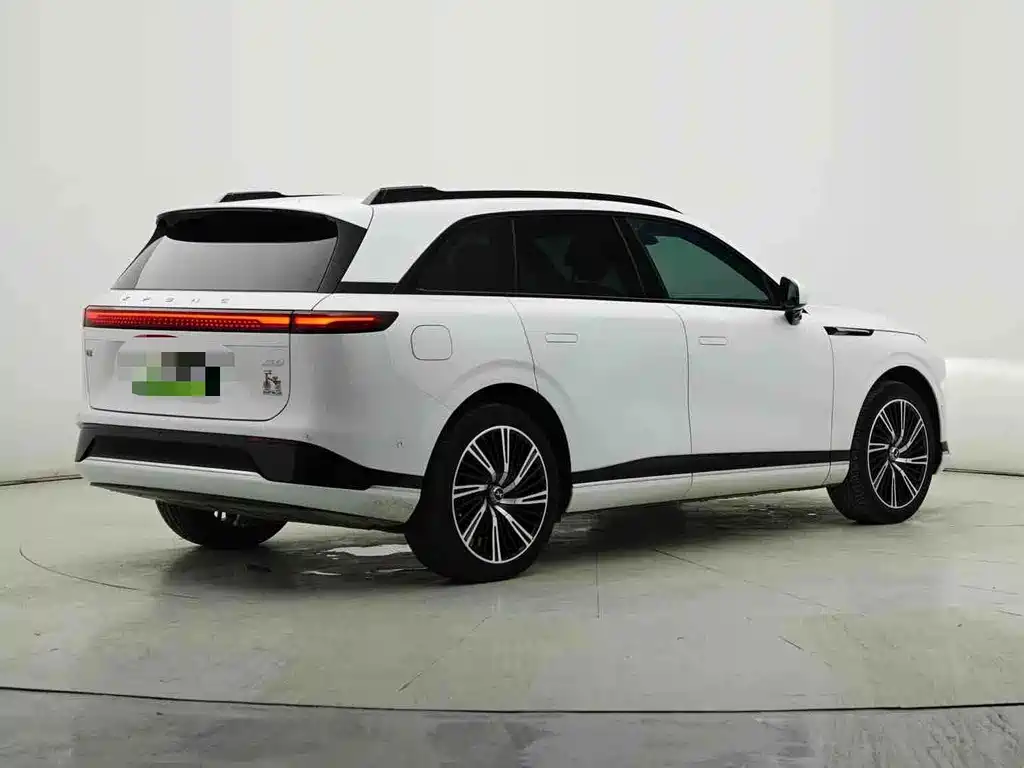 XPeng G9 — миниатюра 10