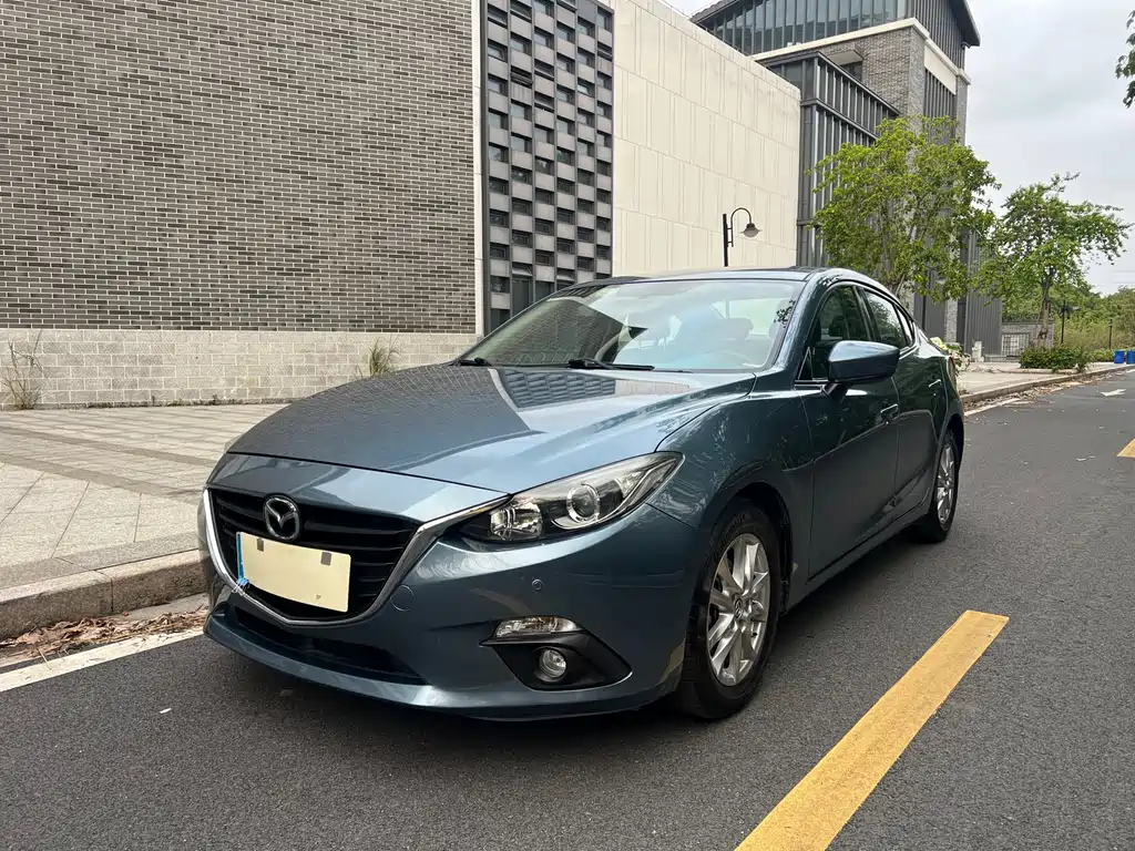Mazda 3 Axela 2016