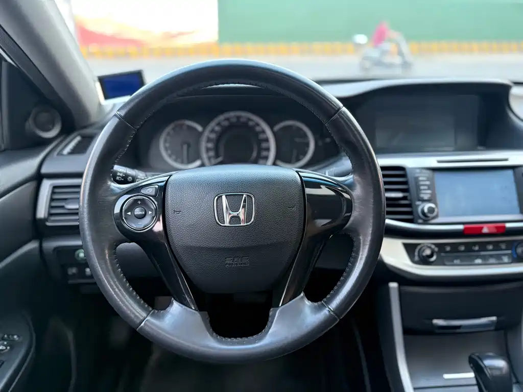 Honda Accord — миниатюра 13