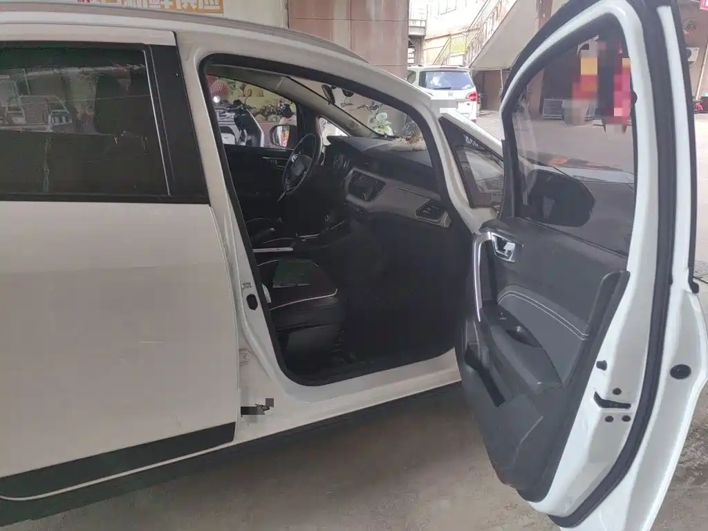 Geely Vision X3 — миниатюра 18