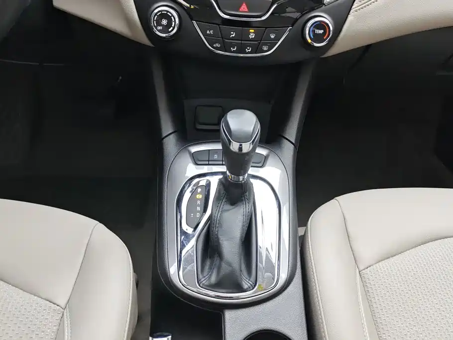 Chevrolet Cruze — миниатюра 16