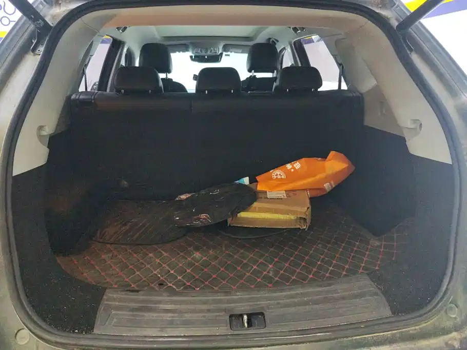 Roewe RX5 — миниатюра 4