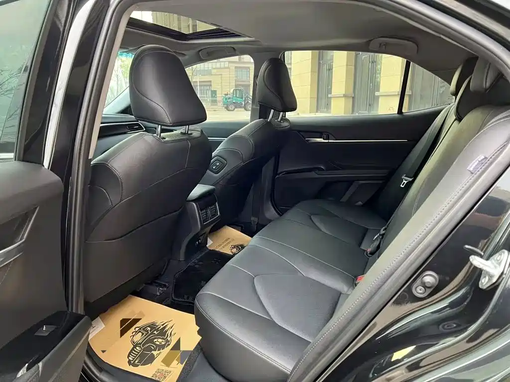 Toyota Camry — миниатюра 10