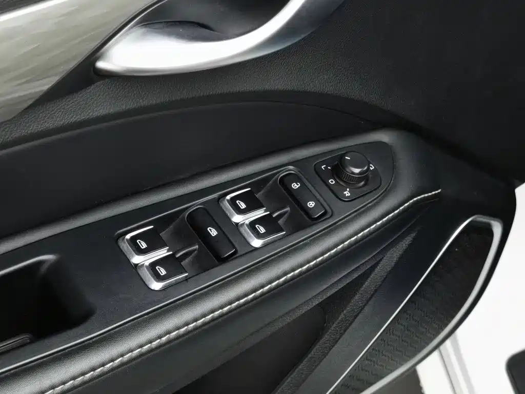 Geely Emgrand — миниатюра 9