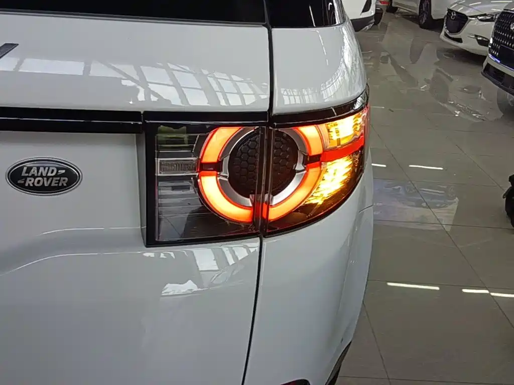 Land Rover Discovery Sport — миниатюра 8